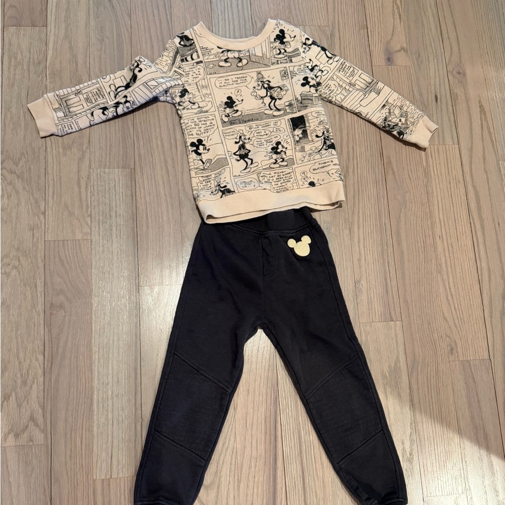 Boys Disney Mickey Mouse 2 piece sweatsuit 4T